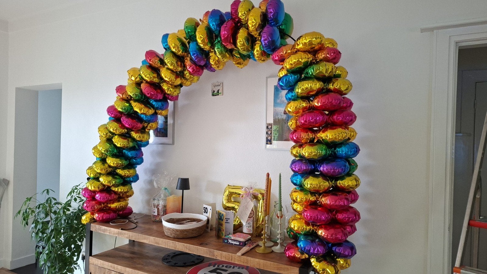Kleurrijke ballonnenboog voor feestjes, Hobby en Vrije tijd, Feestartikelen, Ophalen of Verzenden, Gebruikt, Versiering, Verjaardag