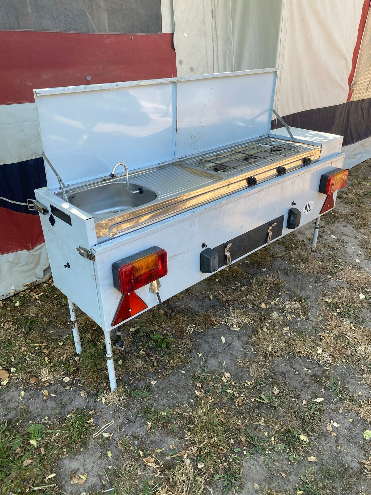 Jamet bermkeuken met spoelbak en kookplaat, Ophalen, Gebruikt