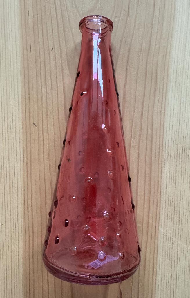Vaas / Vaasje Daan Kromhout (DK) - Oud Roze met reliëf, Overige kleuren, Aardewerk of Porselein, Nieuw, Ophalen of Verzenden