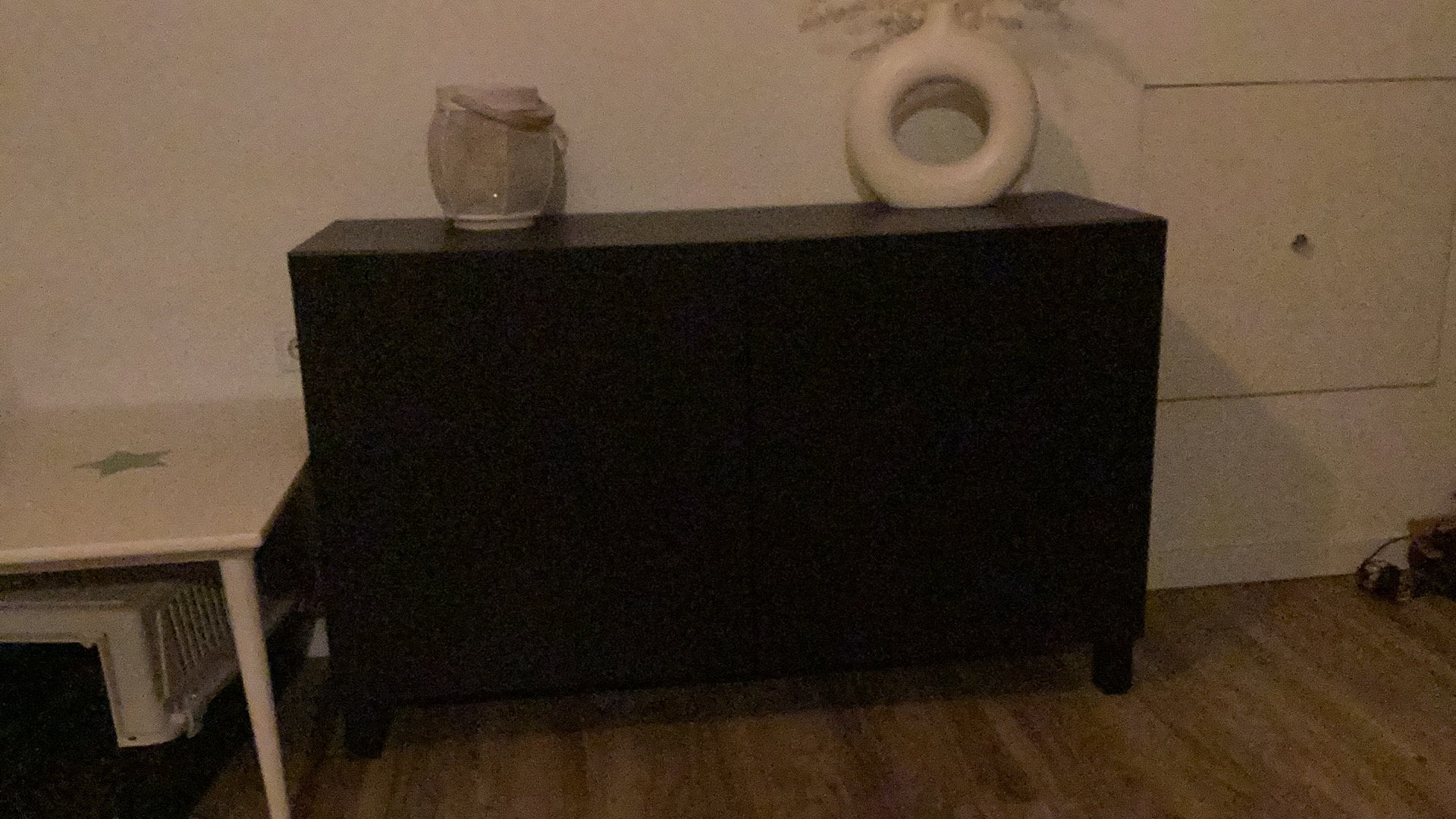 Zwart ikea dressoir kastje, Ophalen, Zo goed als nieuw, 25 tot 50 cm