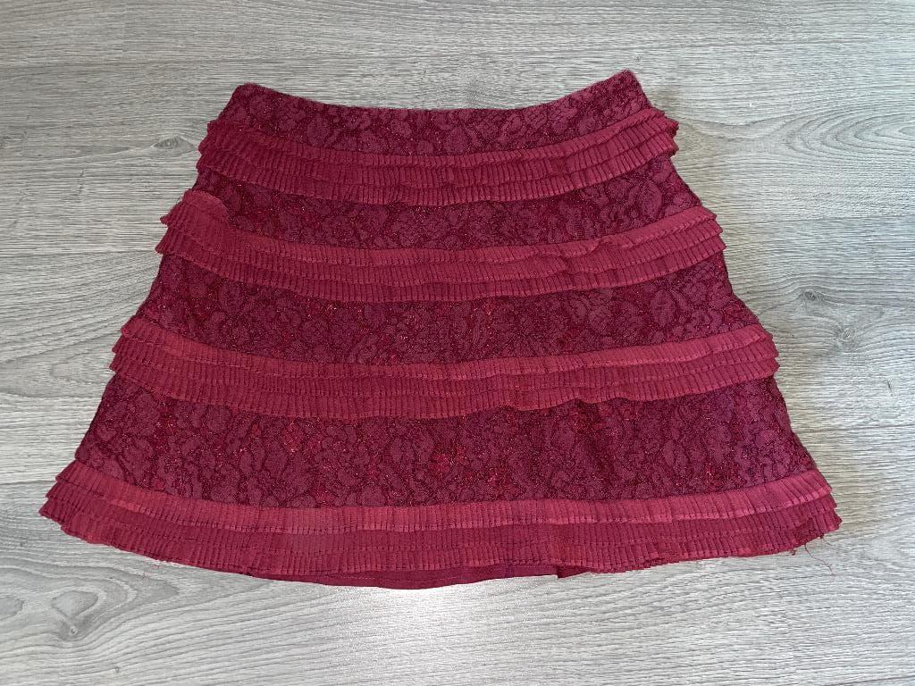 NIKKIE wijn rode kante ruffle rok skirt mt 40, Kleding | Dames, Maat 38/40 (M), Ophalen of Verzenden, Zo goed als nieuw, Rood