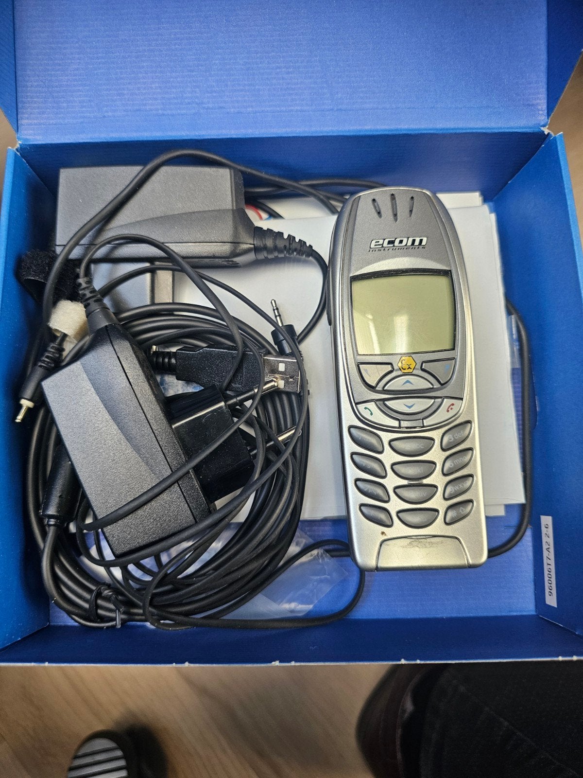 Ecom Instruments Klassieke Telefoon met Oplader, Gebruikt, Geen camera, Ophalen of Verzenden, Klassiek of Candybar