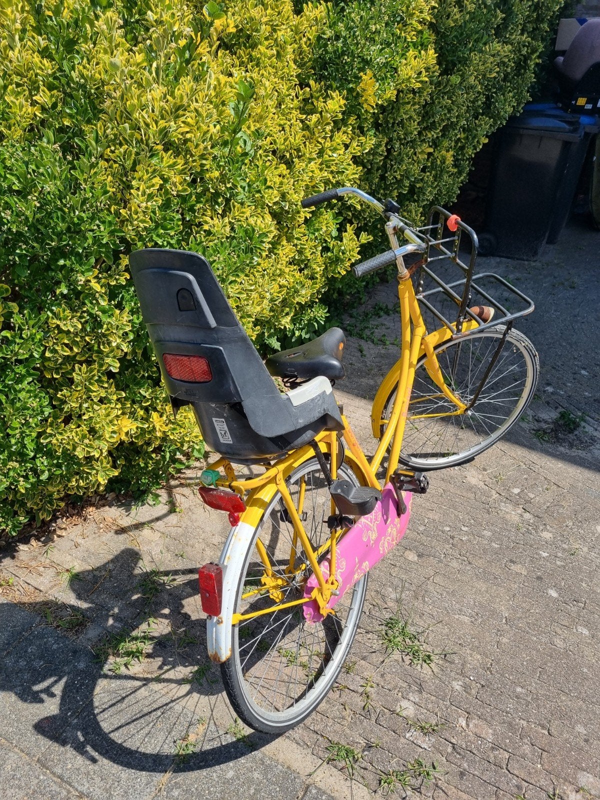 Gele damesfiets met kinderzitje en voordrager, Fietsen en Brommers, Fietsen | Dames | Damesfietsen, Velgrem, Ophalen, Overige merken