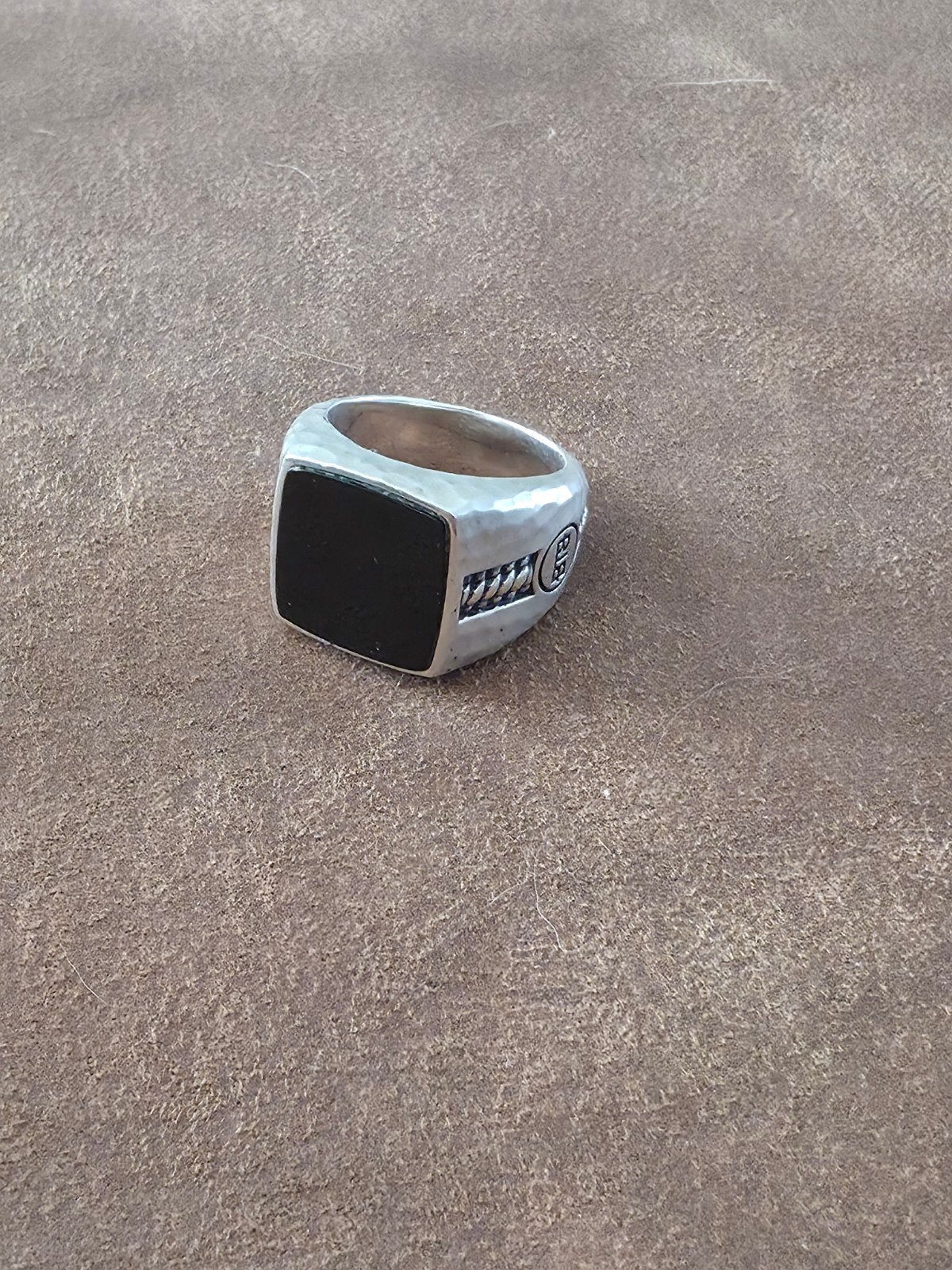 Zilveren ring met zwarte steen - Heren, Sieraden, Tassen en Uiterlijk, Ringen, 19 tot 20, Heer, Ophalen of Verzenden, Zo goed als nieuw