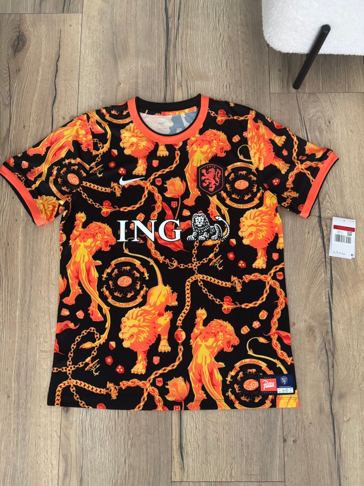 Patta x Nike KNVB Pre-Match Jersey Black/Orange (ING), Ophalen of Verzenden, Nieuw, Maat 52/54 (L), Oranje