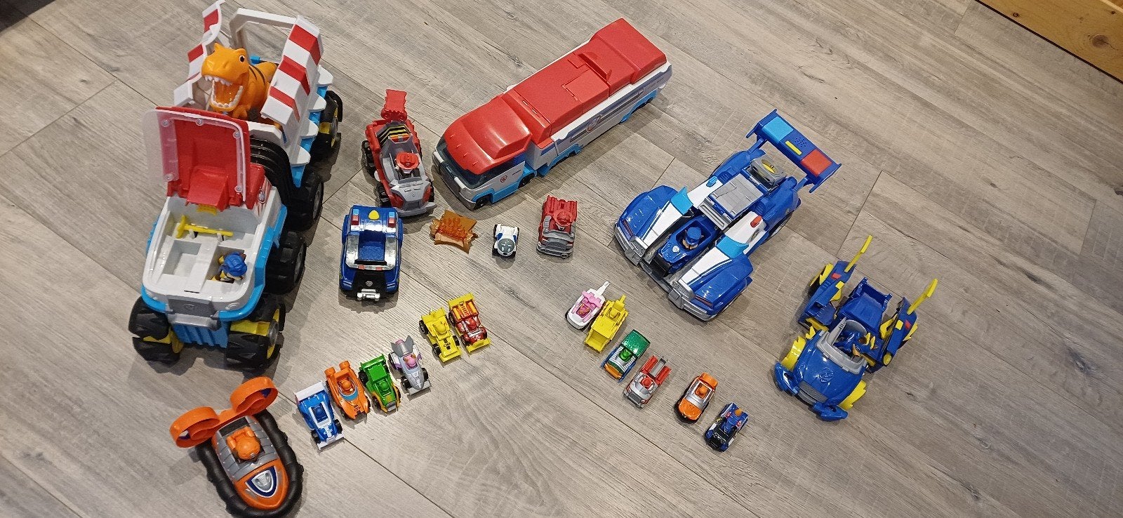 Grote collectie Paw Patrol speelgoedvoertuigen, Ophalen, Gebruikt