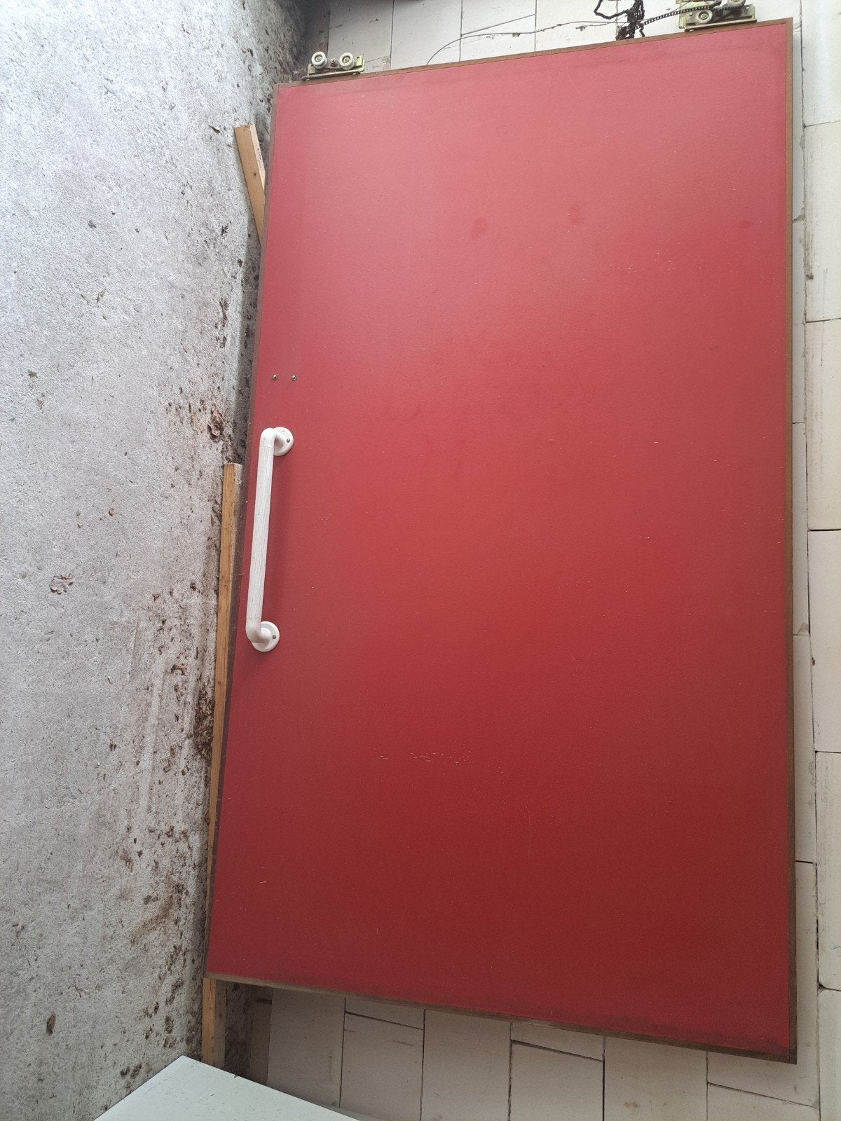 Grote schuifdeur met automatische sluiting en aluminium rail, Garagedeur, Ophalen of Verzenden, Schuifdeur, 120 cm of meer
