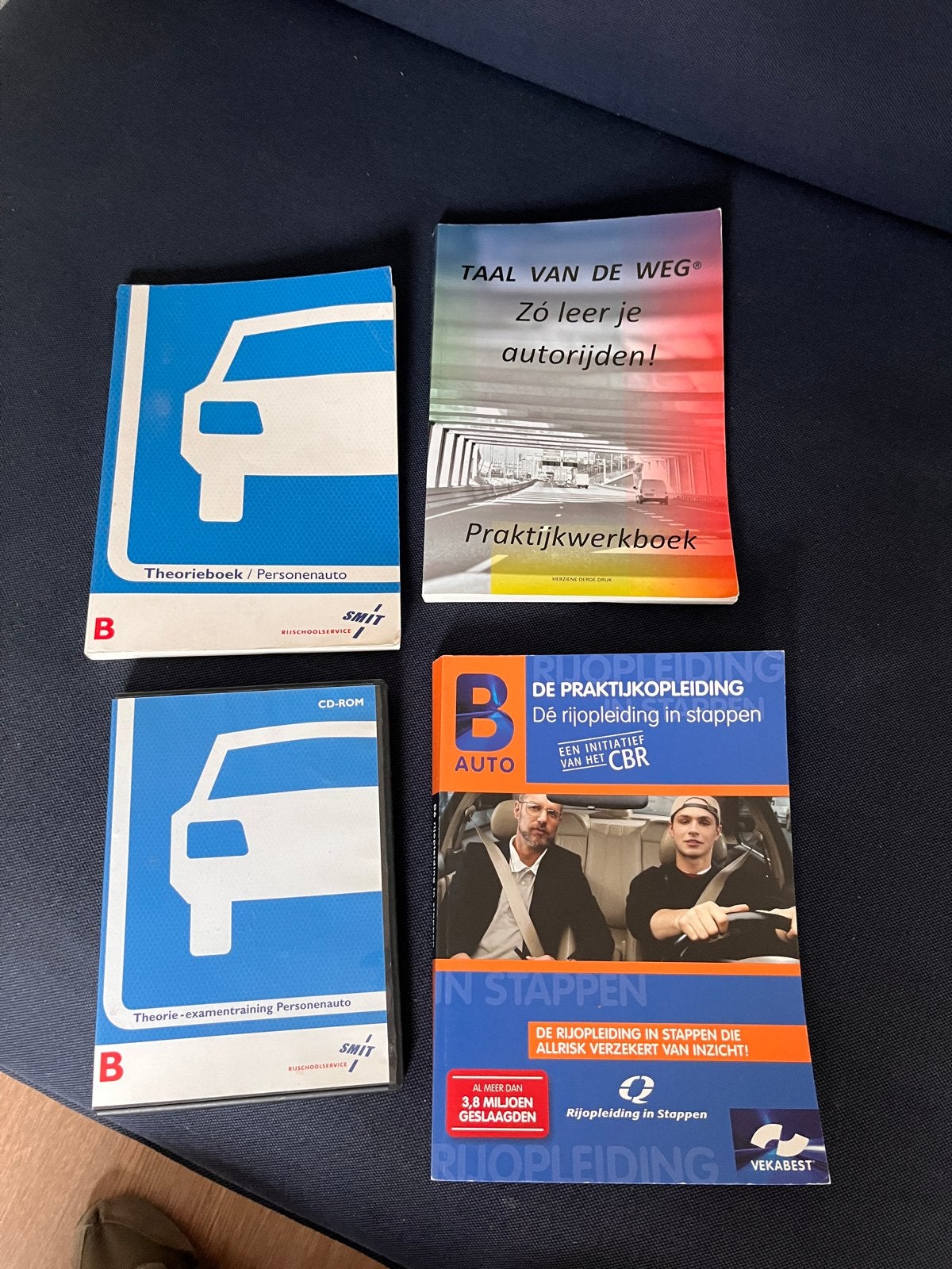 Rijbewijs B Theorie & Praktijk Opleiding Boeken & CD-ROM, Ophalen, Gelezen, Algemeen