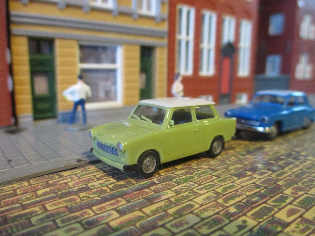 Trabant 601 S - Herpa lichtgroen met wit dak, Ophalen of Verzenden, Zo goed als nieuw, Auto, Herpa
