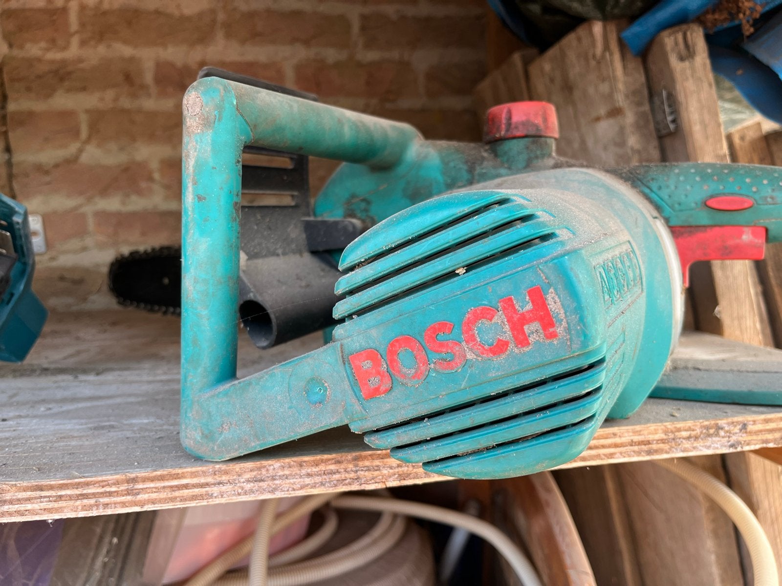 Bosch AKE 30 S elektrische kettingzaag - Goed onderhouden, Doe-het-zelf en Verbouw, Gereedschap | Handgereedschap, Ophalen, Gebruikt