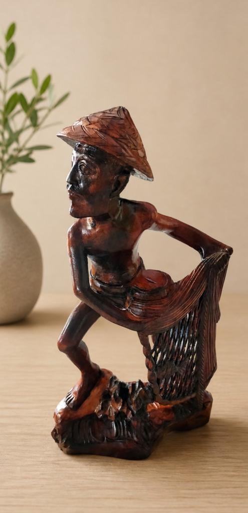 Handgesneden Balinese visser - Houtsnijwerk 30 cm, Antiek en Kunst, Ophalen, Houtsnijwerk, Handgemaakt, 20 - 50 cm