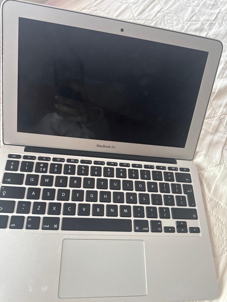 MacBook Air A1465 - Compacte en lichte laptop, Computers en Software, Apple Macbooks, Gebruikt, Qwerty, Ophalen of Verzenden, 128 GB of minder