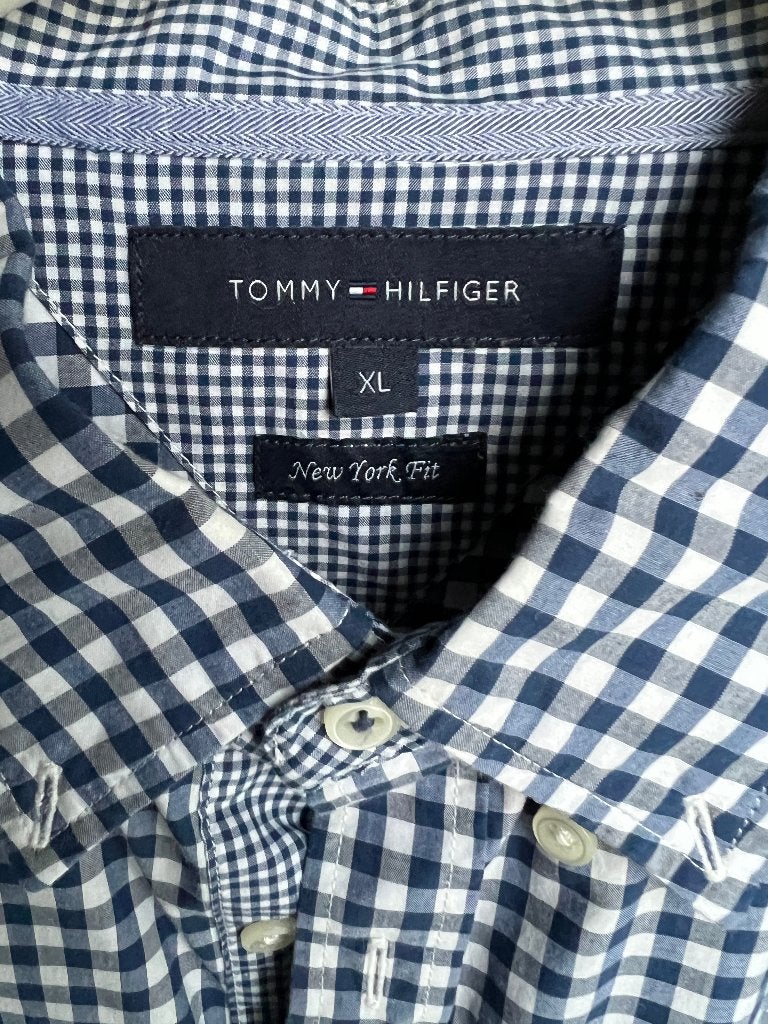 Tommy Hilfiger overhemd New York fit mt 42 blauw wit blokje, Kleding | Heren, Overhemden, Tommy Hilfiger, Zo goed als nieuw, Halswijdte 41/42 (L)