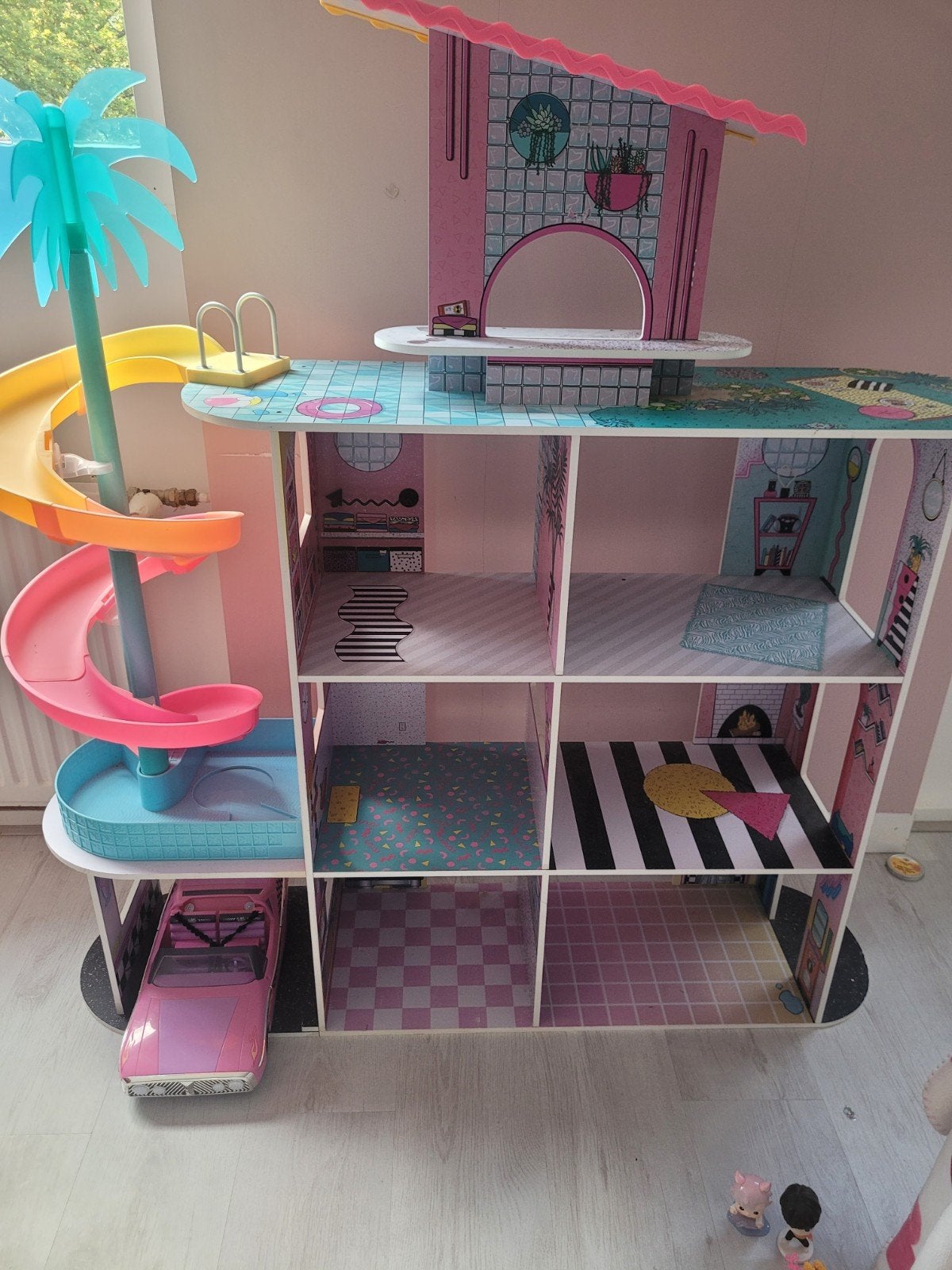 Groot L.O.L. Surprise! Poppenhuis met Zwembad en Auto, Ophalen, Zo goed als nieuw, Poppenhuis