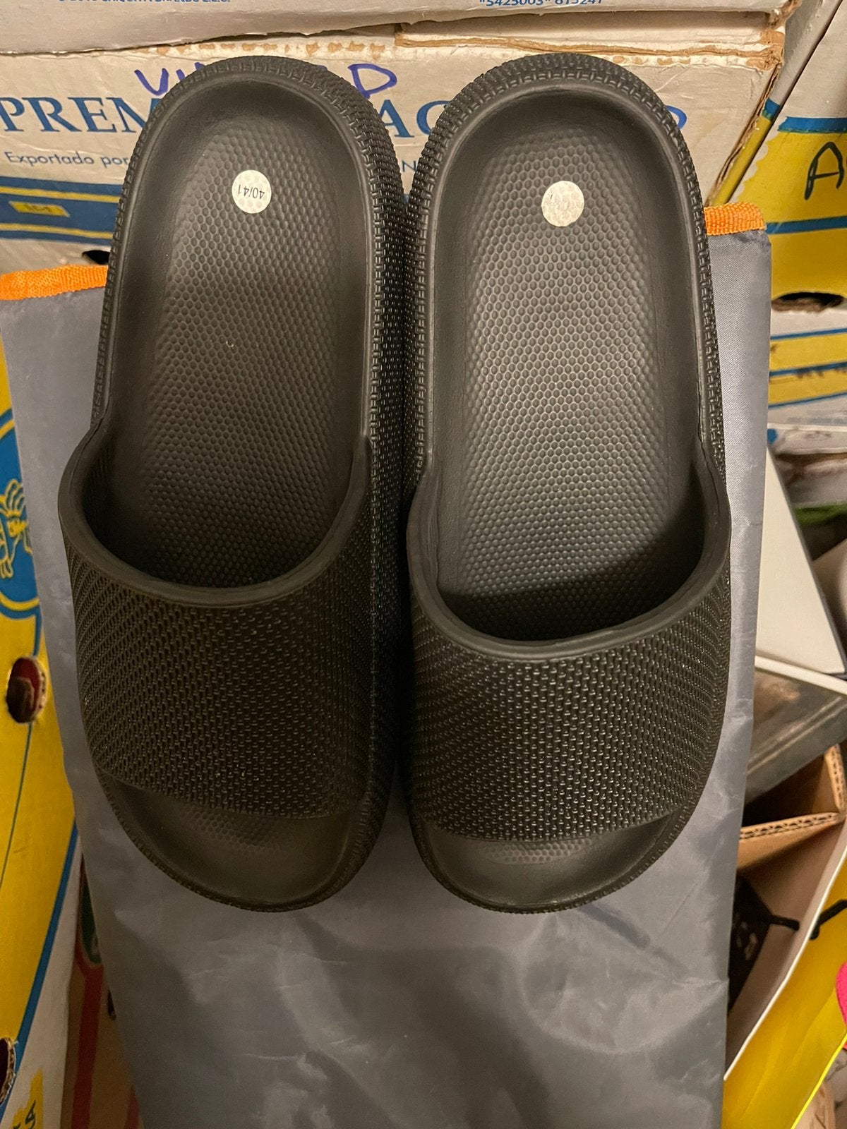 Badslippers , zwembad sloffen , slippers, Ophalen of Verzenden, Zo goed als nieuw