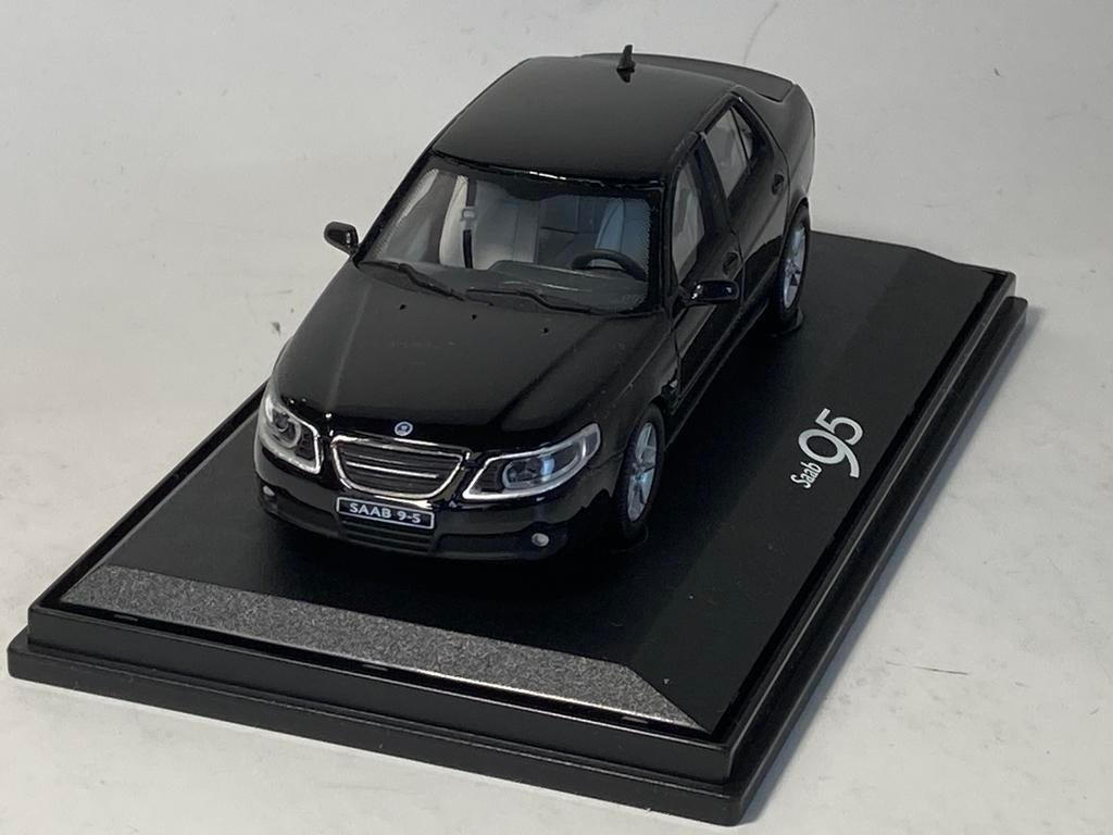 Saab 9-5 Sedan Turbo 2006 kleur Zwart, Hobby en Vrije tijd, Modelauto's | 1:43, Ophalen of Verzenden, Zo goed als nieuw, Auto