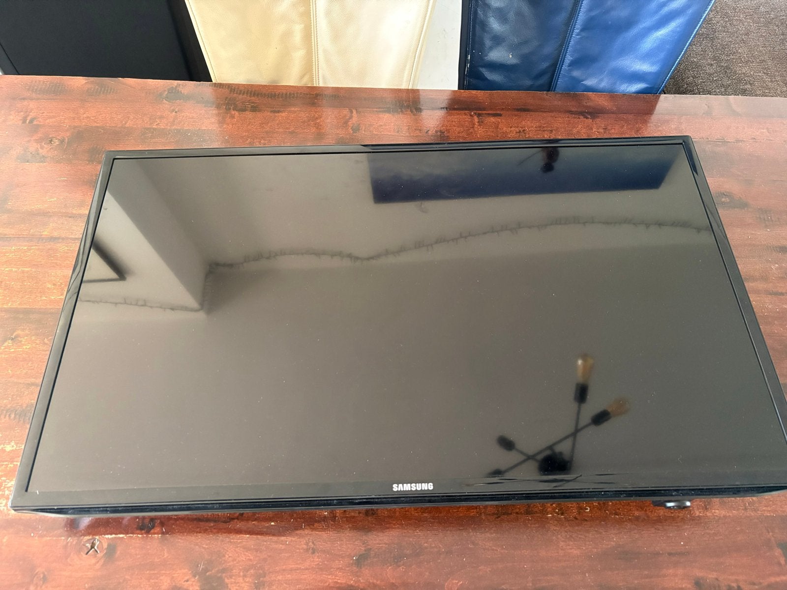 Samsung UE40EH5000 40 inch Full HD LED TV