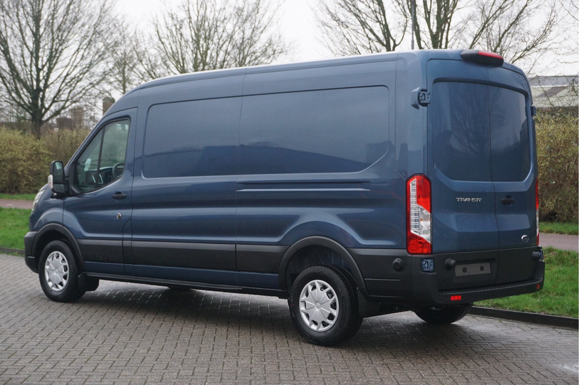 Ford Transit 350L 170PK L3H2 AUT BPM VRIJ! 12" Sync4 Scherm, Gebruikt, 4 cilinders, Blauw, Bedrijf
