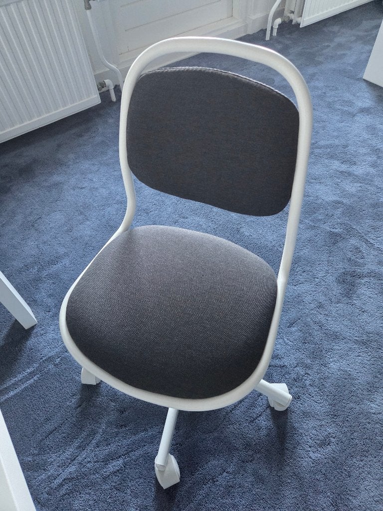 Ikea kinderbureaustoel, ÖRFJÄLL wit+donkergrijs, Ophalen, Gebruikt, Overige kleuren, Bureaustoel