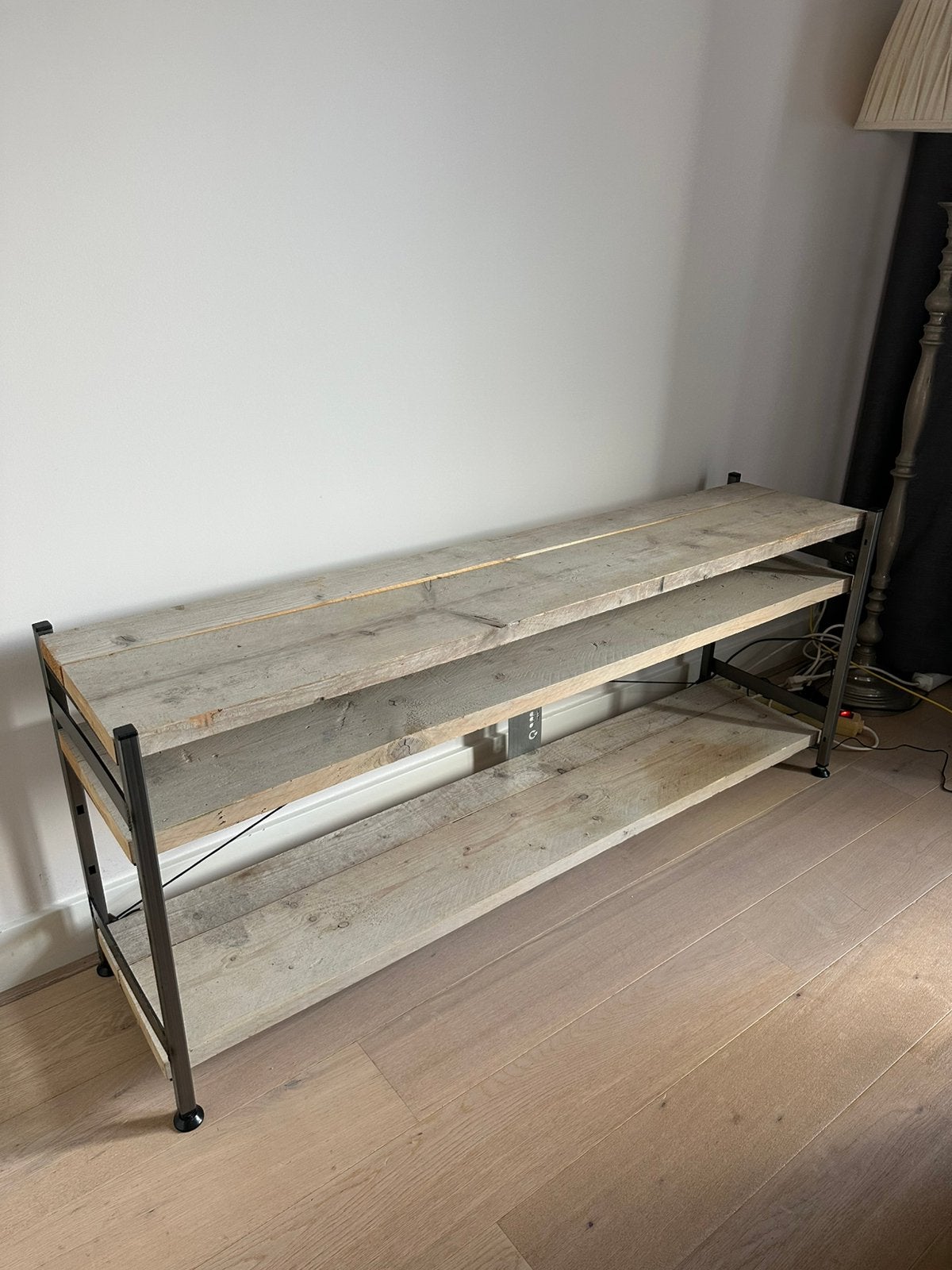 Mooi steigerhouten metaal televisiemeubel / televisiekast, Huis en Inrichting, 100 tot 150 cm, Zo goed als nieuw, Minder dan 100 cm