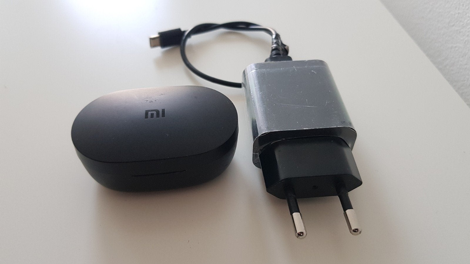 Originele Xiaomi Earbuds Oplaadcase met Nieuwe Oplader, Ophalen, Zo goed als nieuw, Zwart