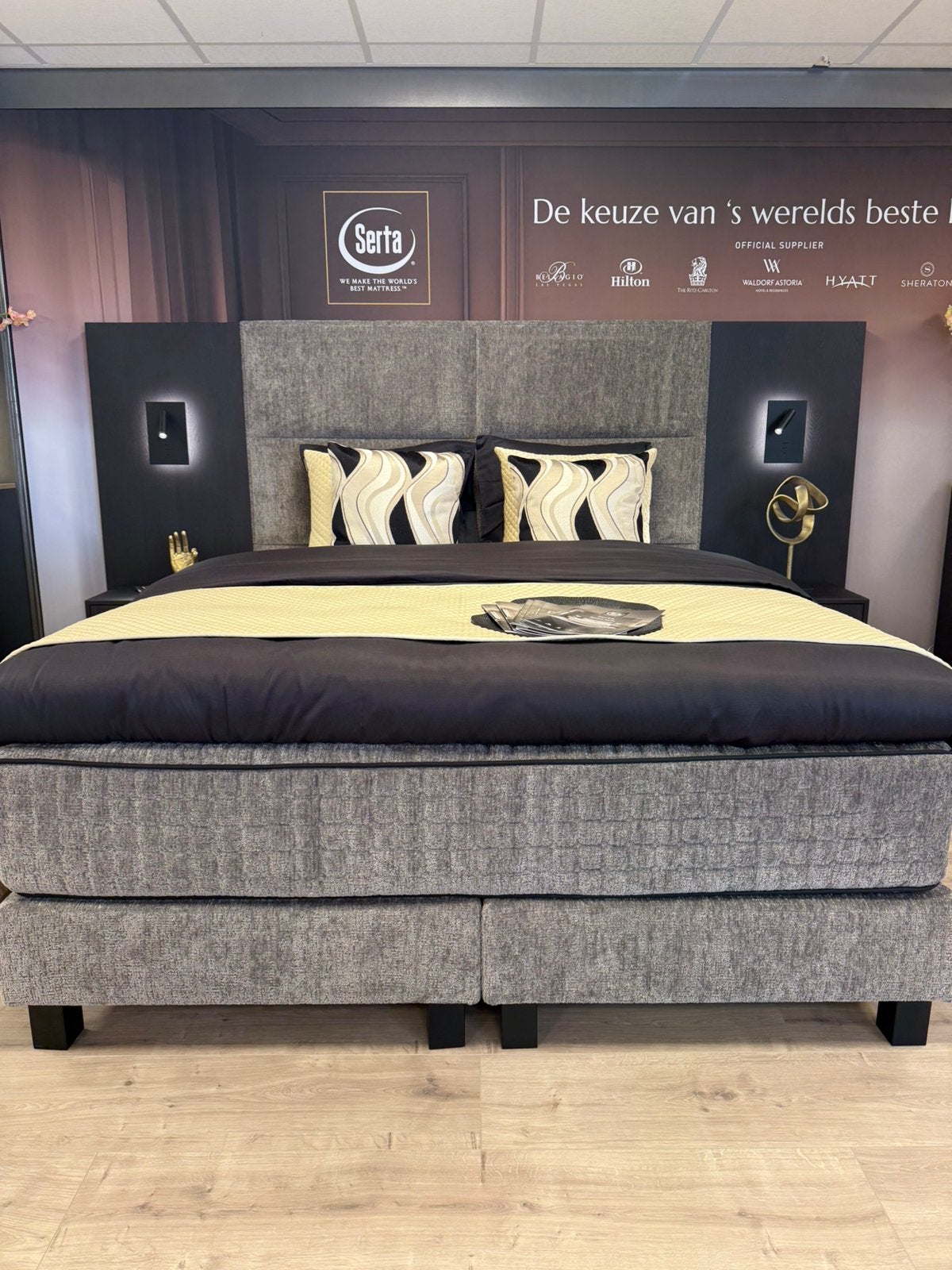 Luxe Serta Boxspring 180x210 Maestro Wood Showroomdeal, Modern, tijdloos, 210 cm, Ophalen of Verzenden, 180 cm