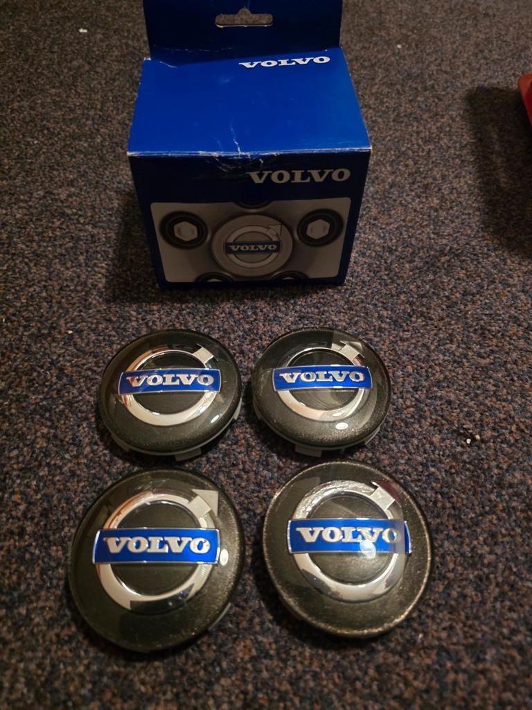 Volvo naafdoppen 64mm, Ophalen of Verzenden, Zo goed als nieuw
