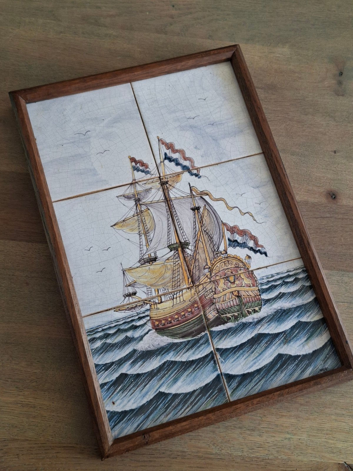 Antiek tegeltableau VOC schip in houten lijst, Antiek en Kunst, Ophalen of Verzenden