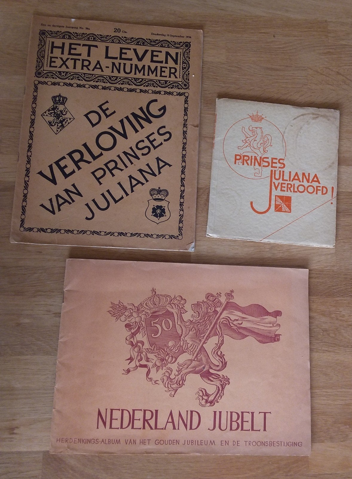 Koningshuis lectuur, Oranje, verloving Juliana, Ophalen of Verzenden, Zo goed als nieuw, Kaart, Foto of Prent
