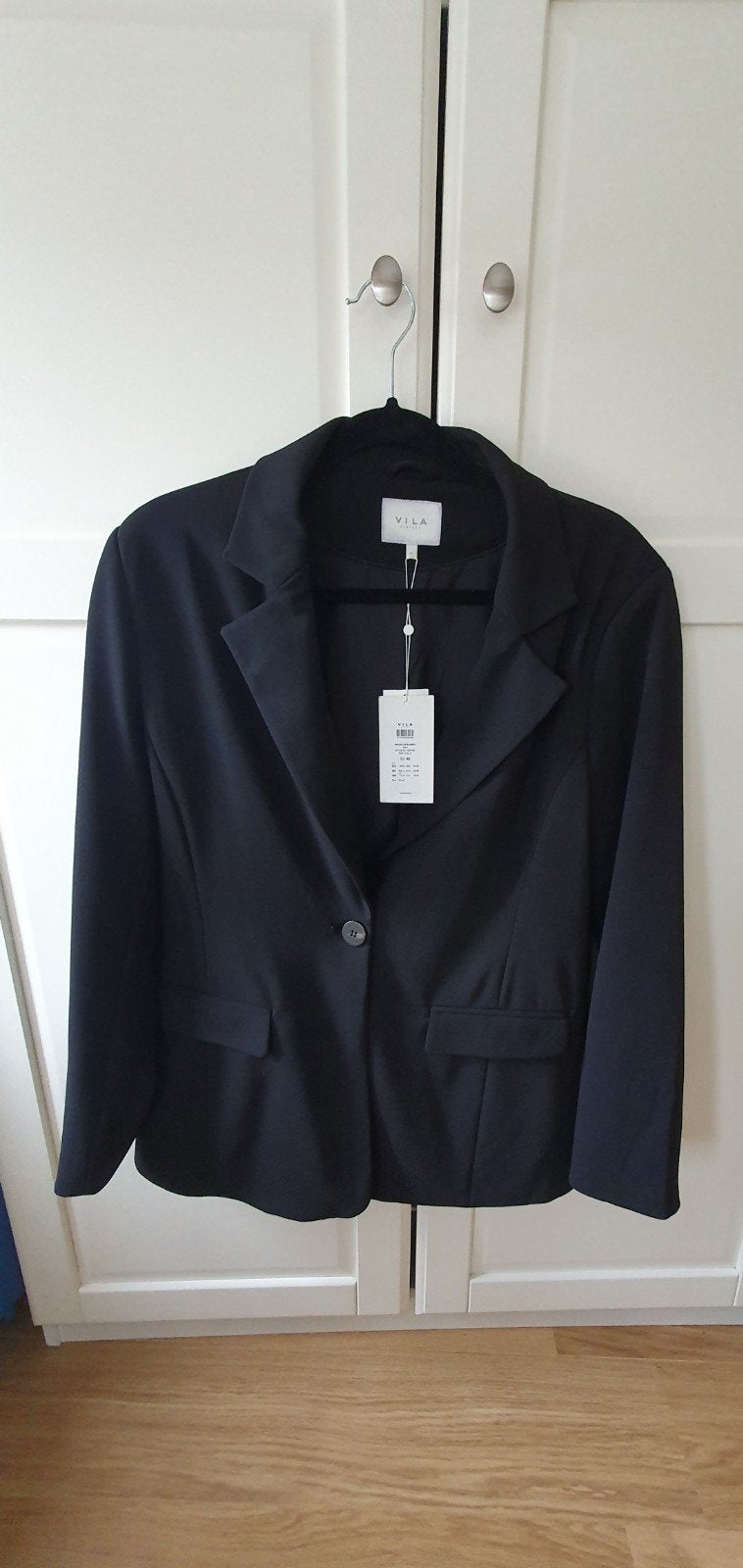 NIEUW zwart VILA COLBERT JASJE...maat 42, Kleding | Dames, Jasjes, Kostuums en Pakken, Nieuw, Maat 42/44 (L), Zwart, Ophalen of Verzenden