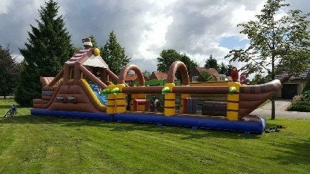 Stormbaan Piratenschip te huur / huren, springkussen 17,5m, Hobby en Vrije tijd, Ophalen of Verzenden, Zo goed als nieuw, Overige
