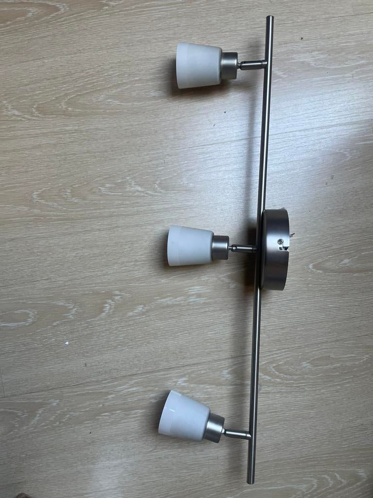 IKEA BASISK tracklight met 3 werkende lampen, Ophalen of Verzenden, Gebruikt, Metaal