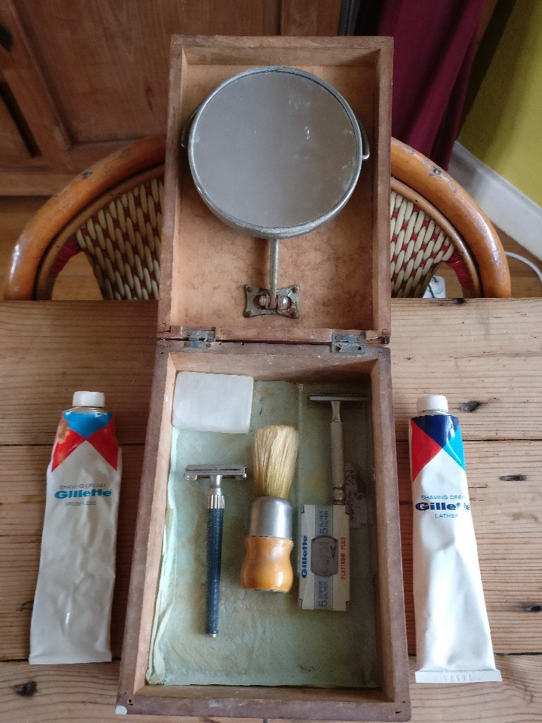 VINTAGE SCHEERDOOS KAPPERSBENODIGHEDEN SCHEERKWAST KAPPER, Ophalen of Verzenden