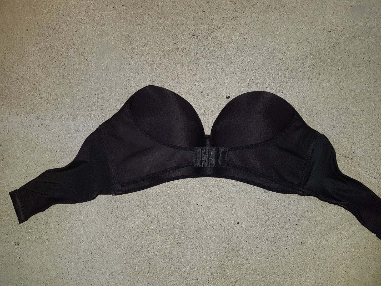 zwarte Push up bh 85C voorsluiting, O2, Ophalen of Verzenden, Zwart, BH