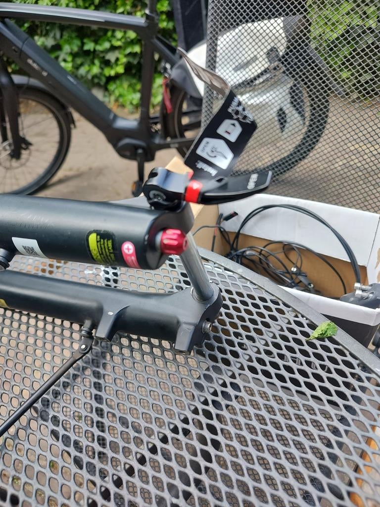 SR Suntour Mobie45 Voorvork LOR DS Air 700C 100mm 15mm - Zw, Ophalen, Voorvork