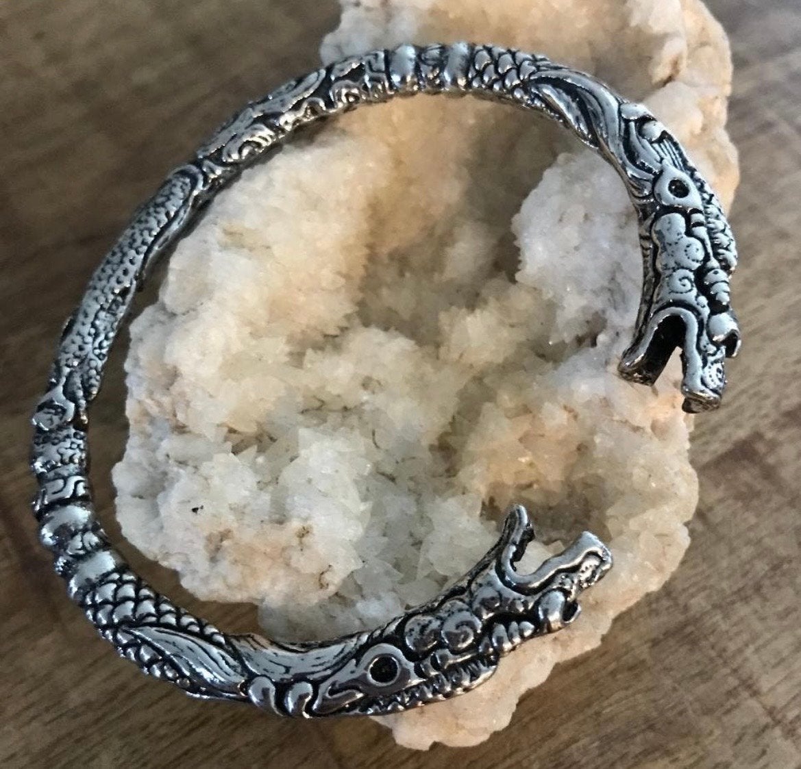 Tibetaanse Draak Armband - Handgemaakt Zilverkleurig, Sieraden, Tassen en Uiterlijk, Ophalen of Verzenden, Nieuw, Zilver, Overige materialen