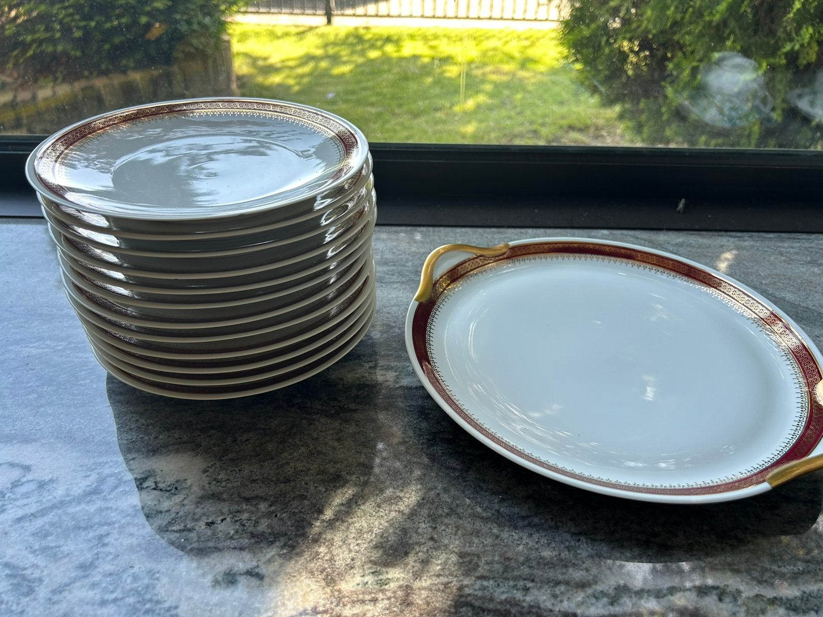 Limoges ontbijtborden en serveerschaal, Antiek en Kunst, Antiek | Servies compleet, Ophalen