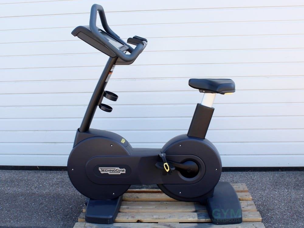 Technogym New Bike Excite+ 1000 Unity 3 Live Hometrainer, Ophalen, Zo goed als nieuw, Benen, Overige typen