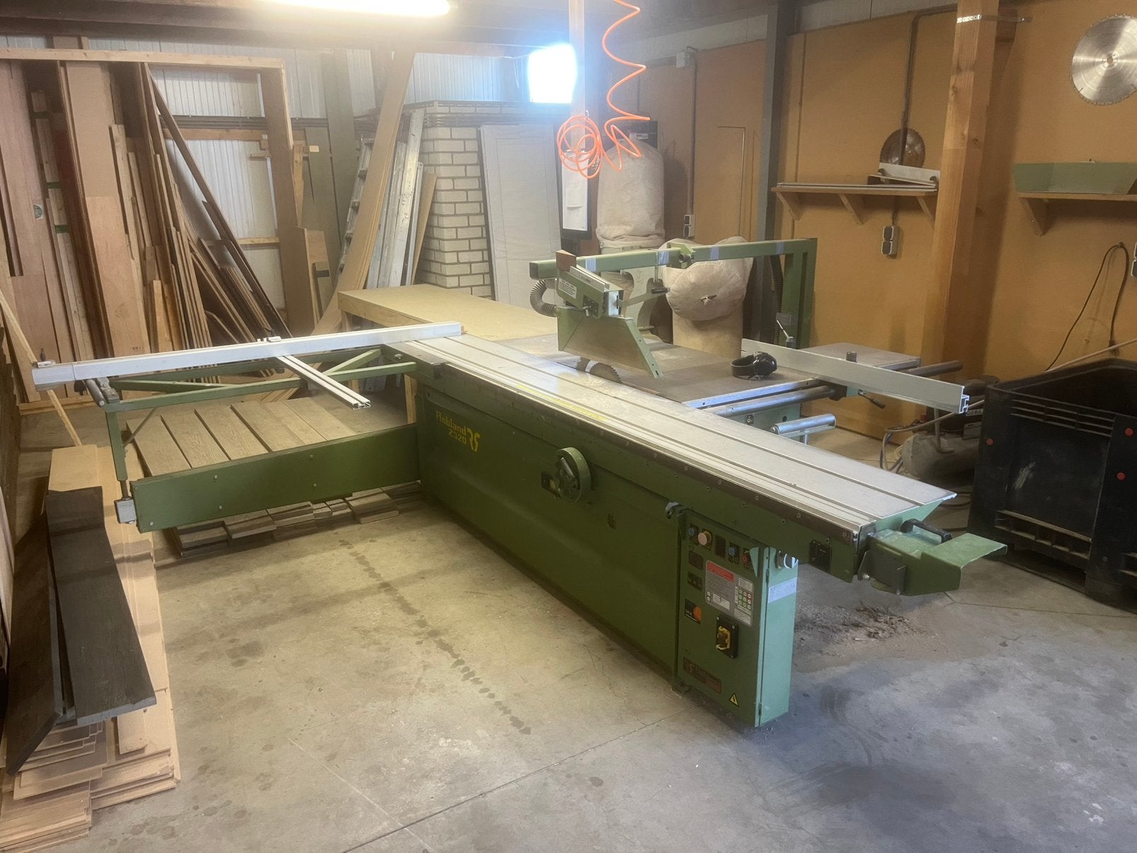 Robland z320 formaatzaag met afzuiging, Doe-het-zelf en Verbouw, Gereedschap | Zaagmachines, Gebruikt, 70 mm of meer, Overige typen