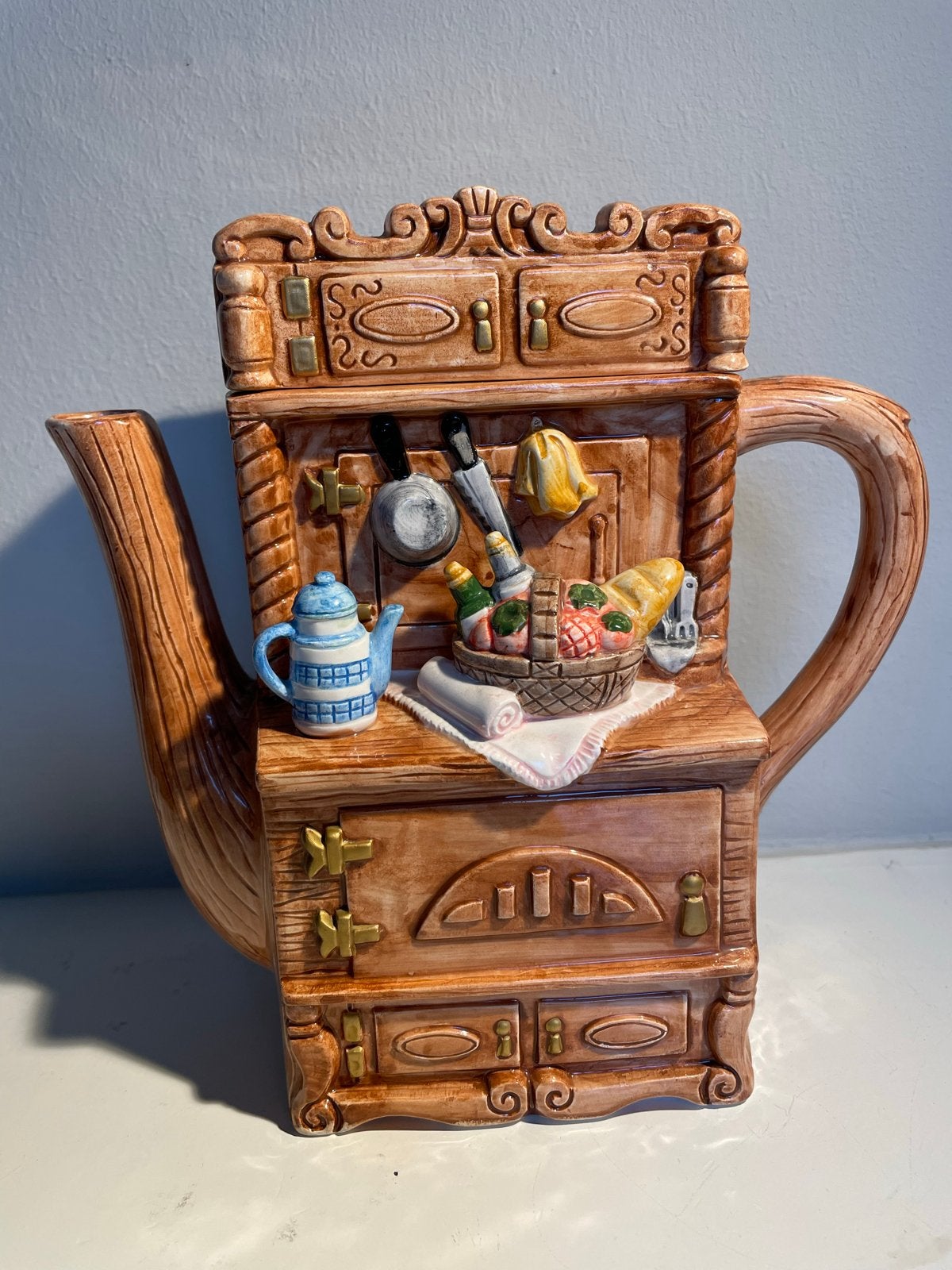 Unieke Theepot Keukenkastje - Decoratief en Charmant, Antiek en Kunst, Ophalen of Verzenden