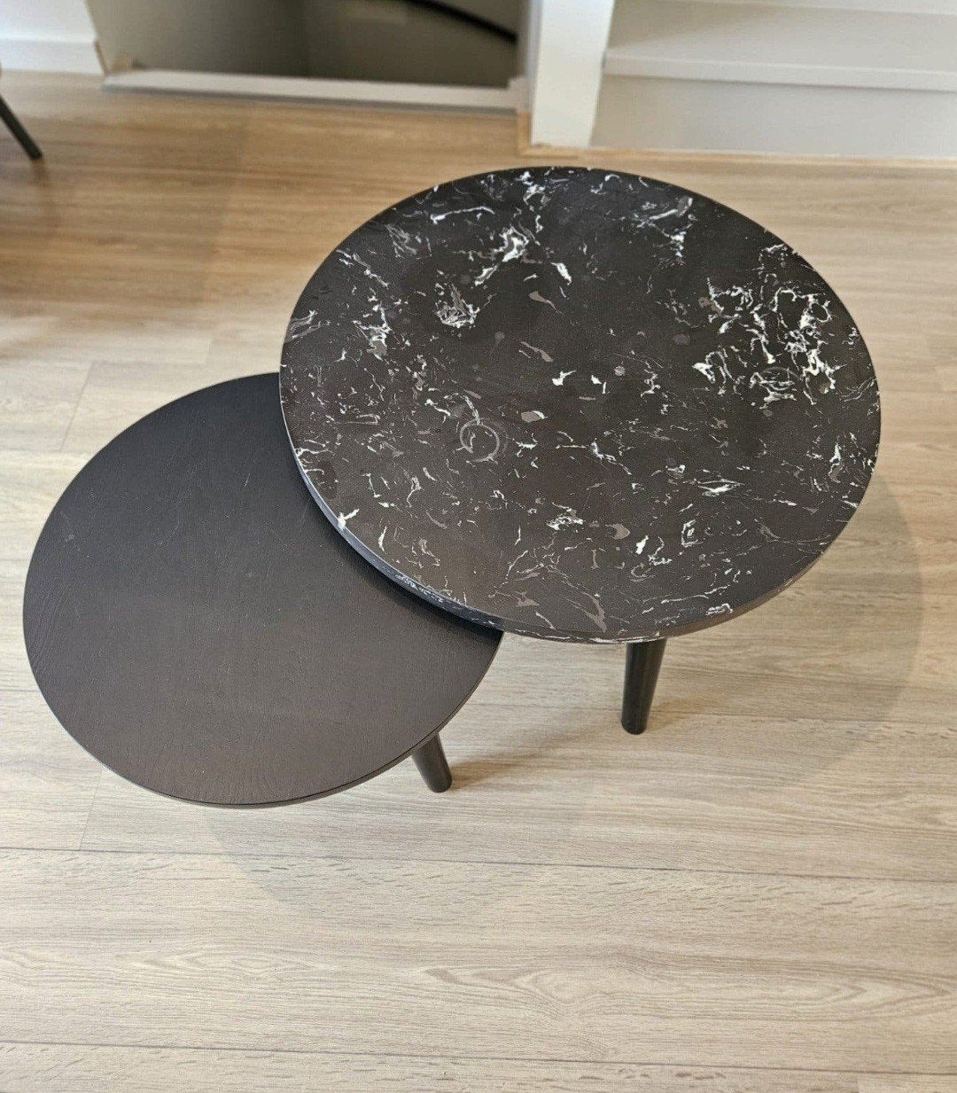 Set van 2 bijzettafels (Zwart en marmerlook salontafels), Ophalen, Minder dan 45 cm, Minder dan 55 cm, Gebruikt