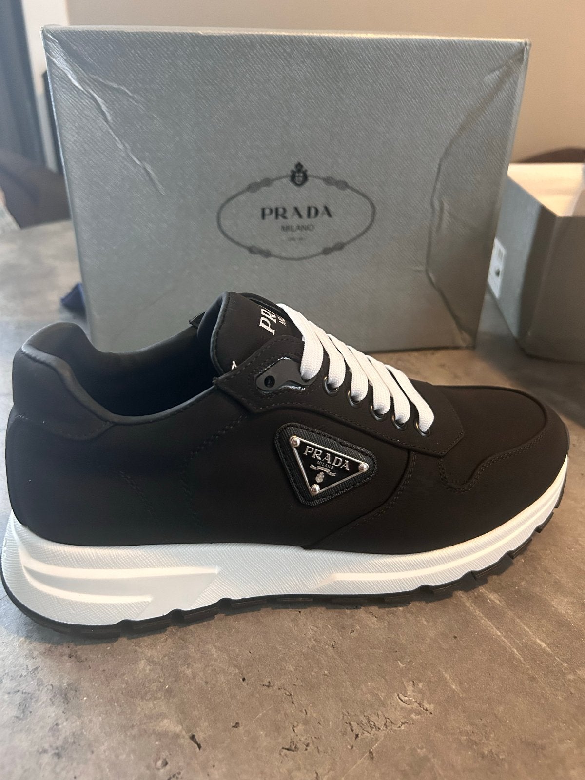 Prada schoenen, Zwart, Nieuw, Ophalen of Verzenden, Sneakers of Gympen