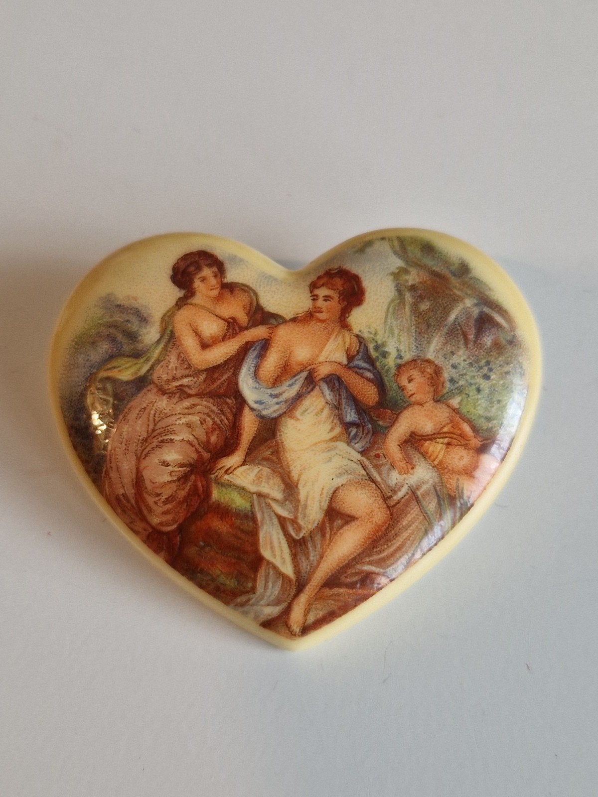 Vintage celluloid hart broche, Verzenden, Overige materialen