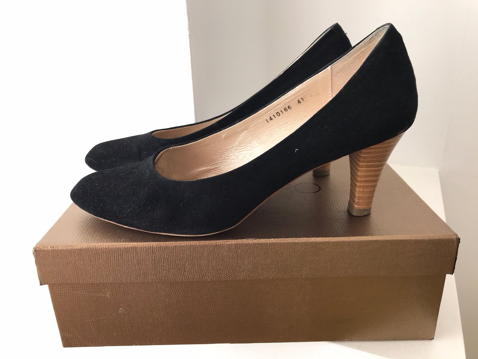 Di Lauro zwart suède pump / maat 41, Pumps, Zwart, Ophalen of Verzenden, Zo goed als nieuw