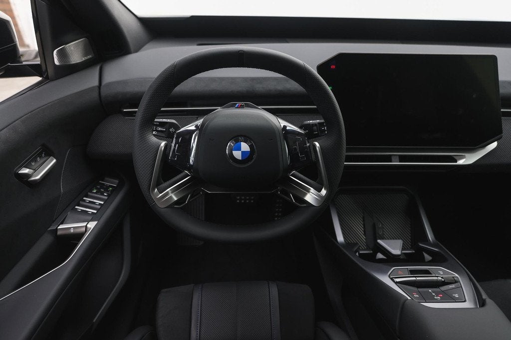 BMW iX3 50 xDrive M Sport / Panoramadak / Trekhaak / M Sport, Auto's, BMW, Automaat, Zwart, 2260 kg, Leder