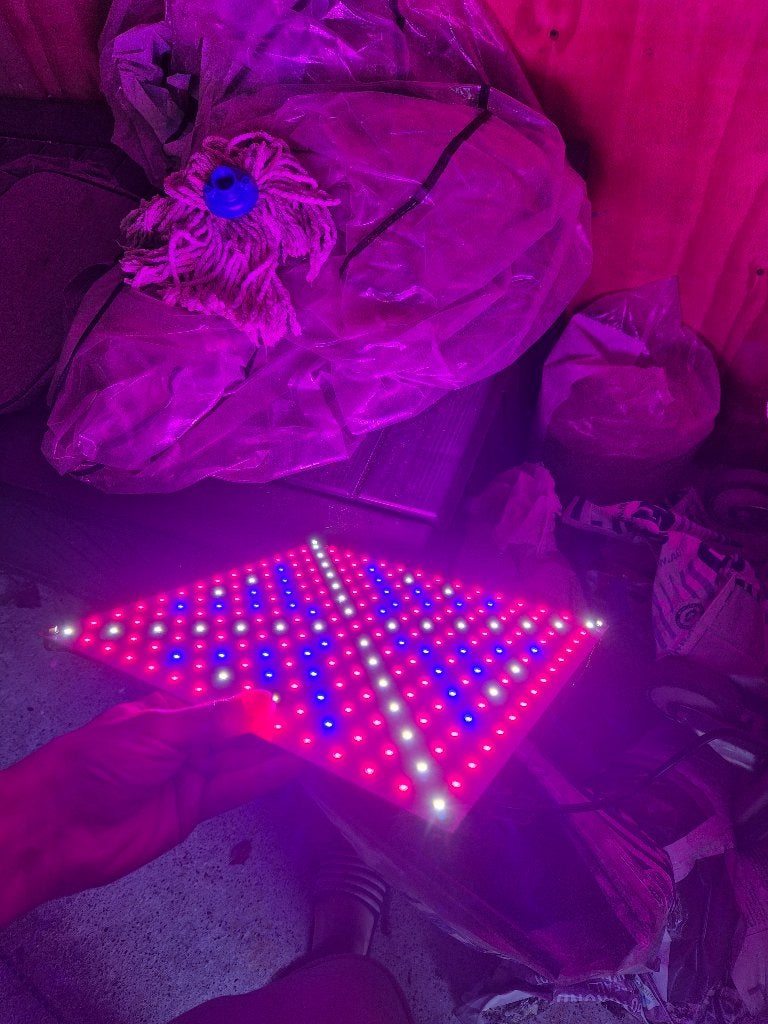 DHZ groeiset LED paneel 18x3W en tijdschakelaar, Hobby en Vrije tijd, Overige Hobby en Vrije tijd, Ophalen of Verzenden, Gebruikt