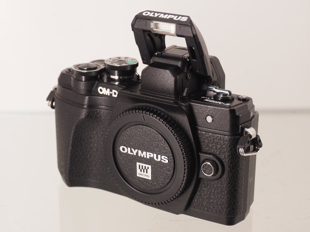 Slechts 9506clicks: OM-System / Olympus OM-D E-M10 MarkIII, Accu, Kantelbaar/draaibaar scherm, 16 megapixels, Ophalen of Verzenden