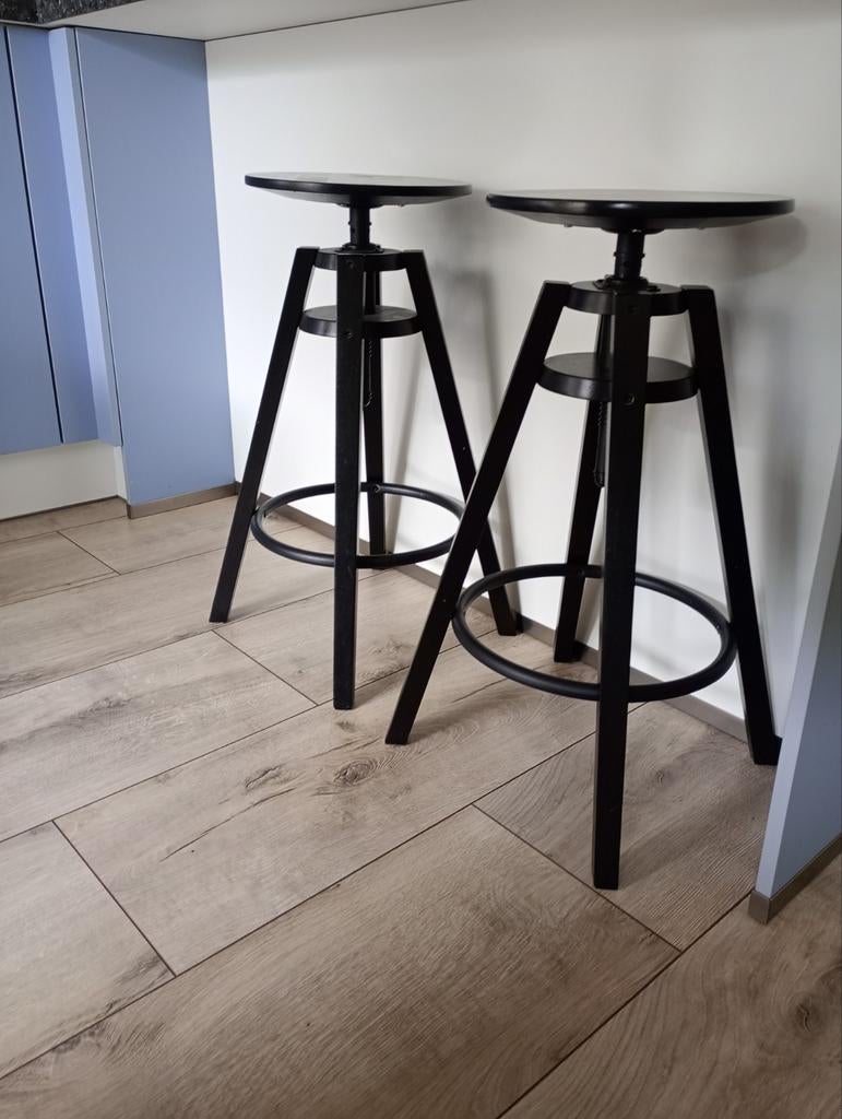 Leuke barkrukken, Huis en Inrichting, Barkrukken, 2 krukken, Ophalen, Zo goed als nieuw, 60 tot 90 cm