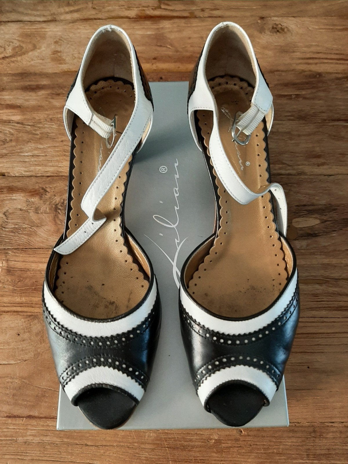 Lilian zwart/ wit hak schoenen, mt. 41, Lilian, Zwart, Ophalen of Verzenden, Zo goed als nieuw