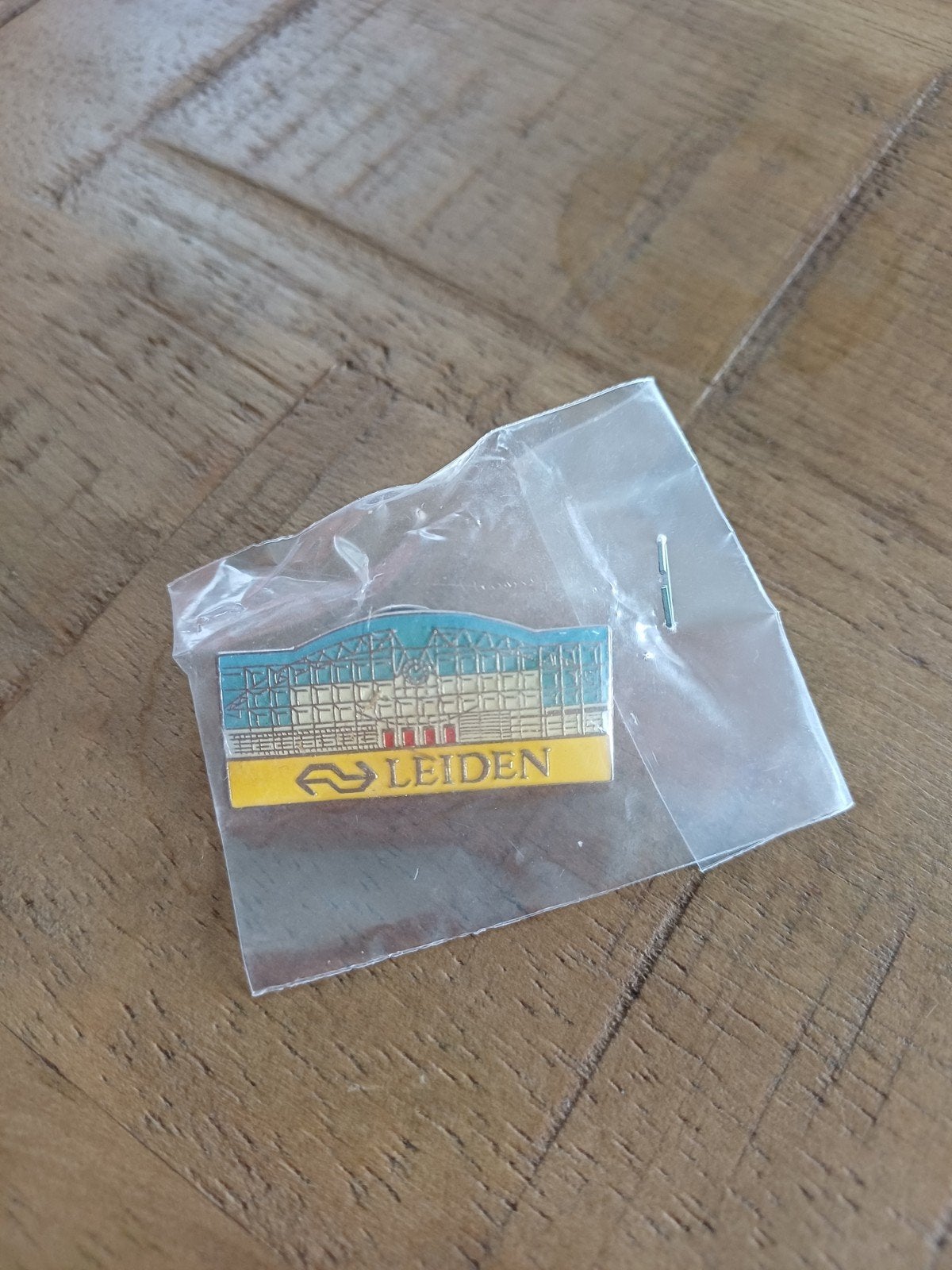 Leiden Centraal pin, Verzamelen, Speldjes, Pins en Buttons, Ophalen of Verzenden, Nieuw